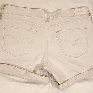 Levi's shorts, size 31